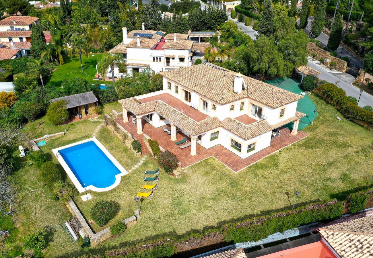 Villa in Estepona - 1175 Exklusive Villa mit beheiztem Pool