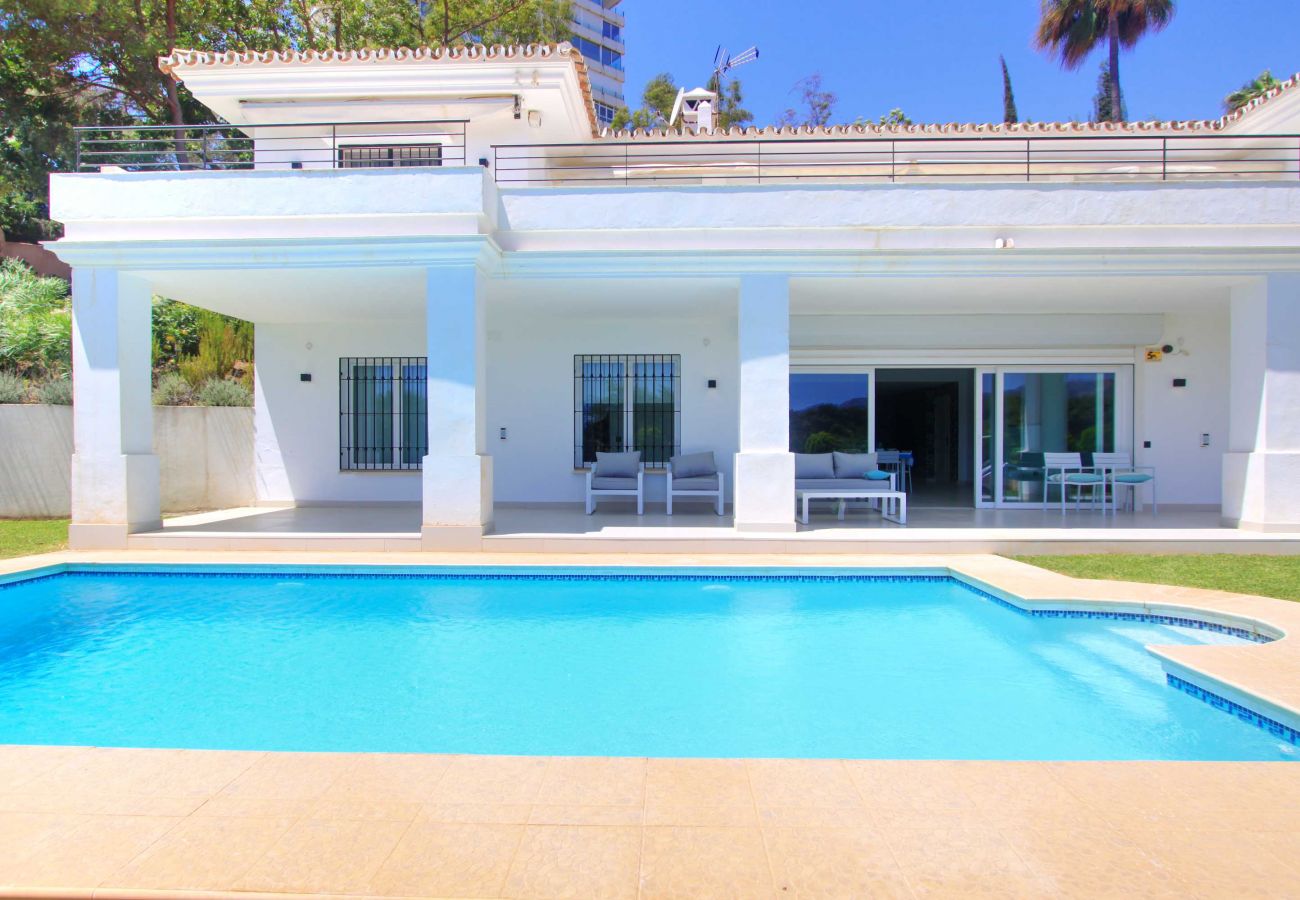 Villa in Marbella - 2059 Luxus-Familienvilla 1. Linie Golfplatz mit atemberaubender Aussicht 