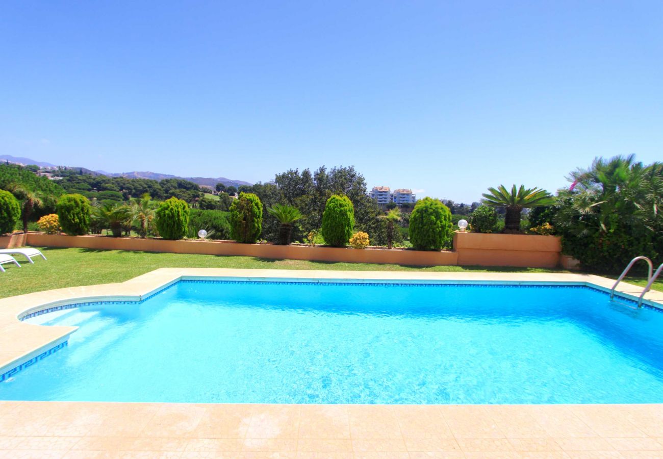 Villa in Marbella - 2059 Luxus-Familienvilla 1. Linie Golfplatz mit atemberaubender Aussicht 