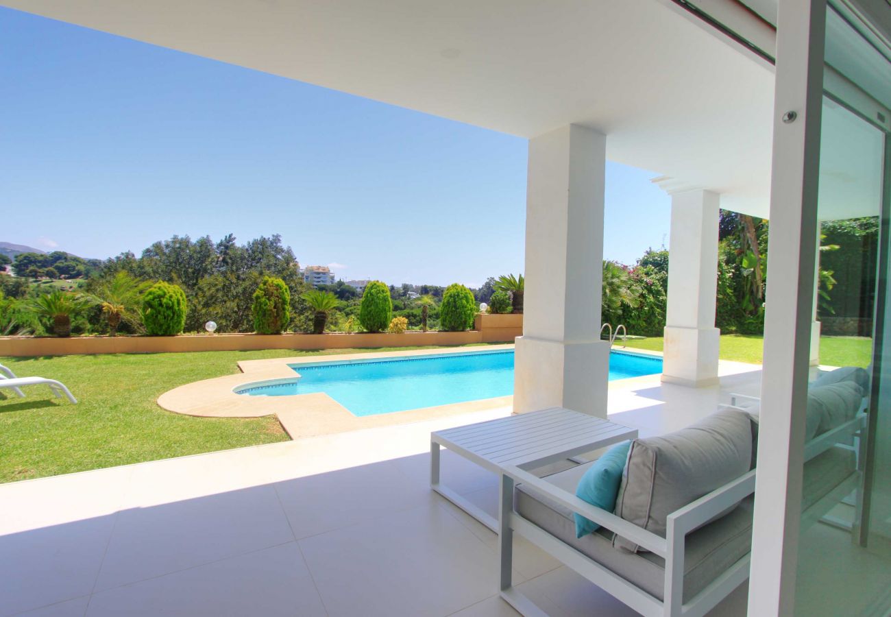 Villa in Marbella - 2059 Luxus-Familienvilla 1. Linie Golfplatz mit atemberaubender Aussicht 