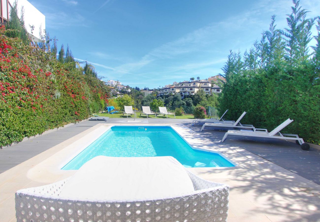 Villa in Mijas - Moderne Luxusvilla mit Panoramablick auf den Golfplatz