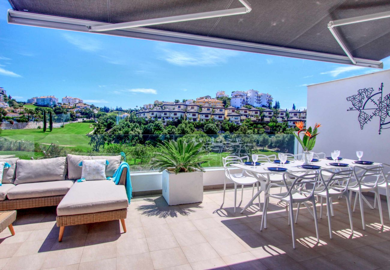 Villa in Mijas - Moderne Luxusvilla mit Panoramablick auf den Golfplatz