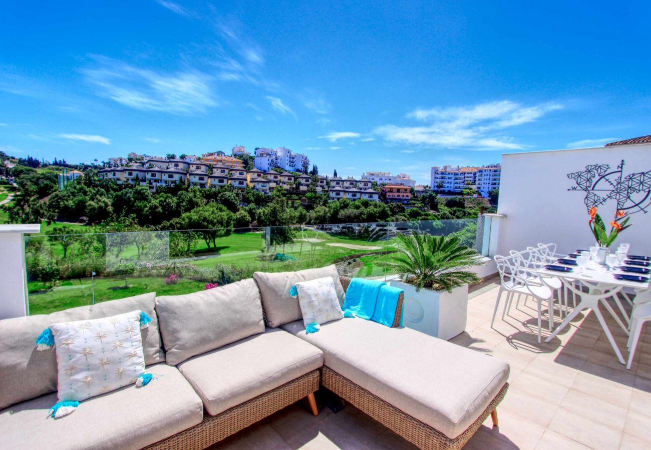 Villa in Mijas - Moderne Luxusvilla mit Panoramablick auf den Golfplatz