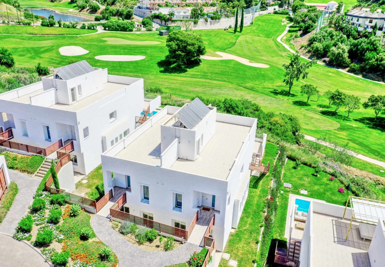 Villa in Mijas - Moderne Luxusvilla mit Panoramablick auf den Golfplatz