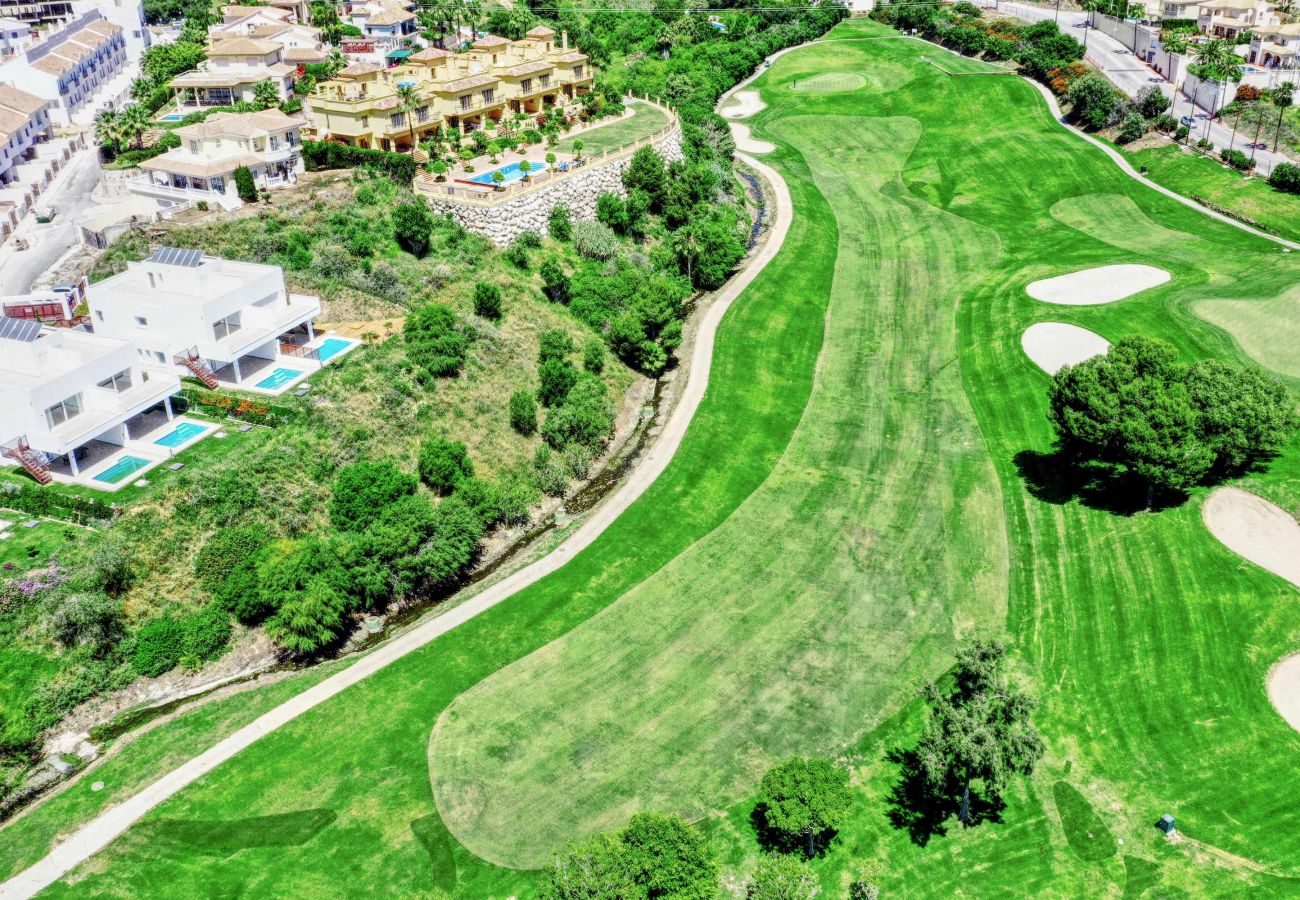 Villa in Mijas - Moderne Luxusvilla mit Panoramablick auf den Golfplatz