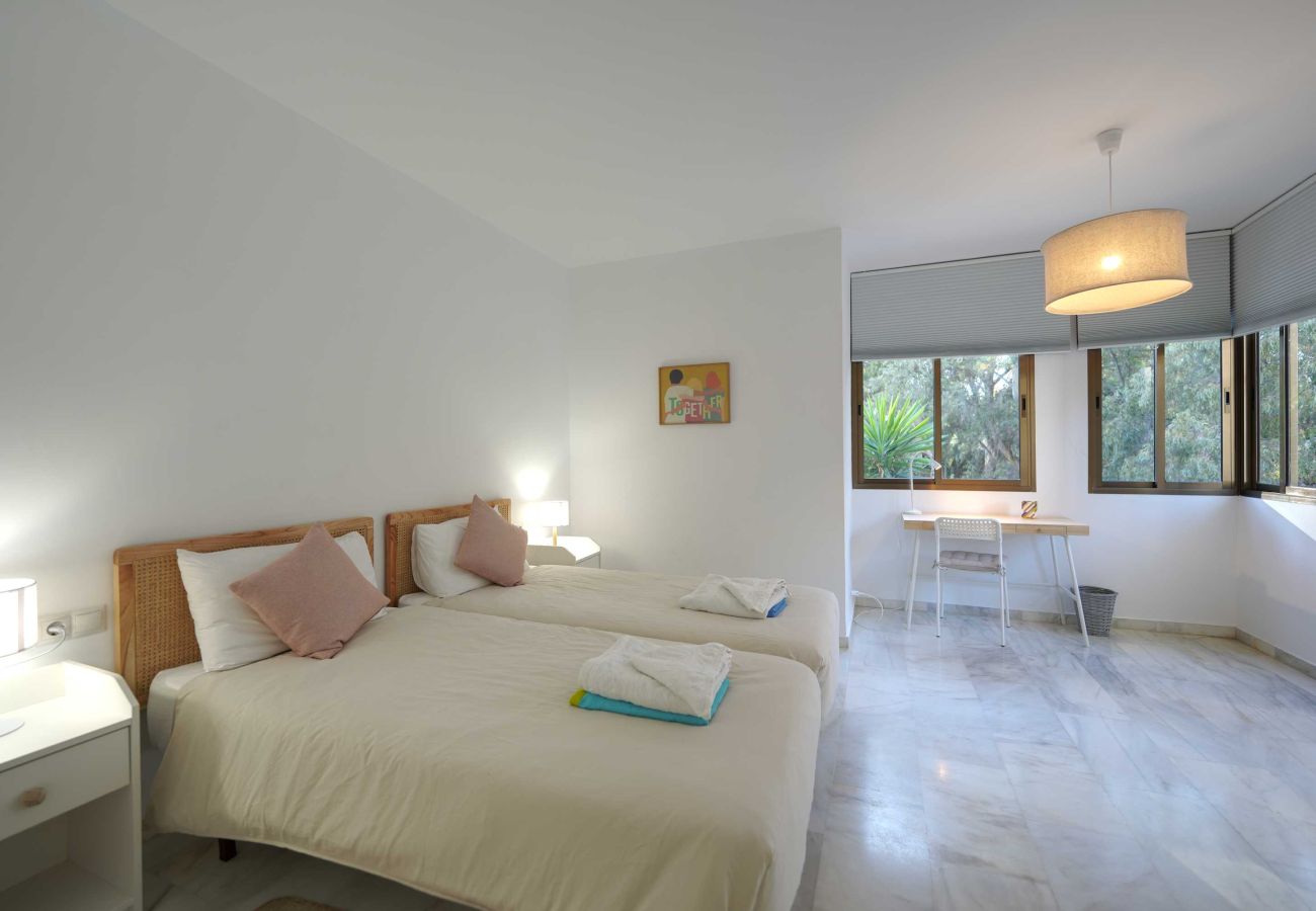 Ferienwohnung in Marbella - Modernes Familienapartment am Golden Beach