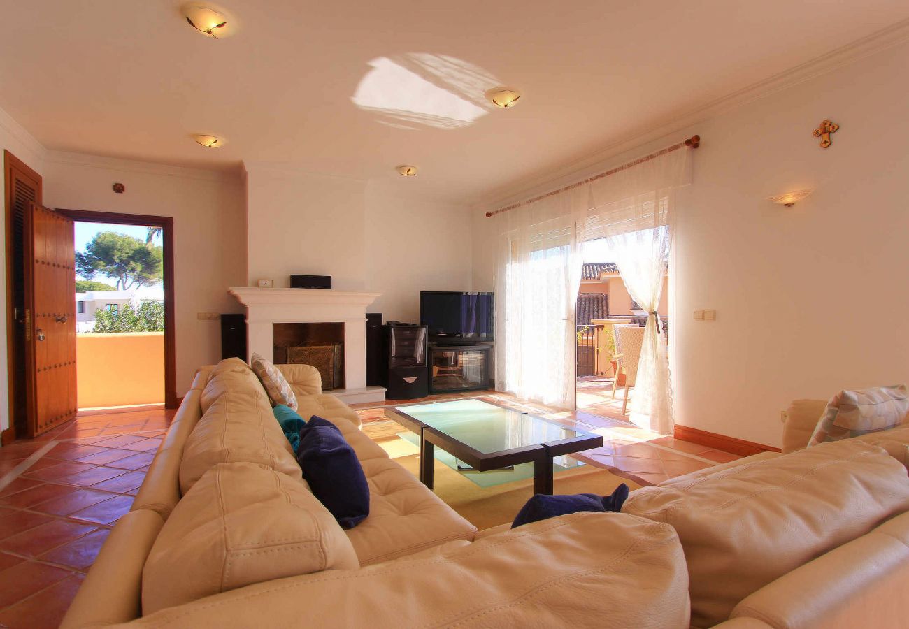 Villa in Estepona - 1072 Strandnahes El Paraiso Refugium mit Privatem Pool & BBQ