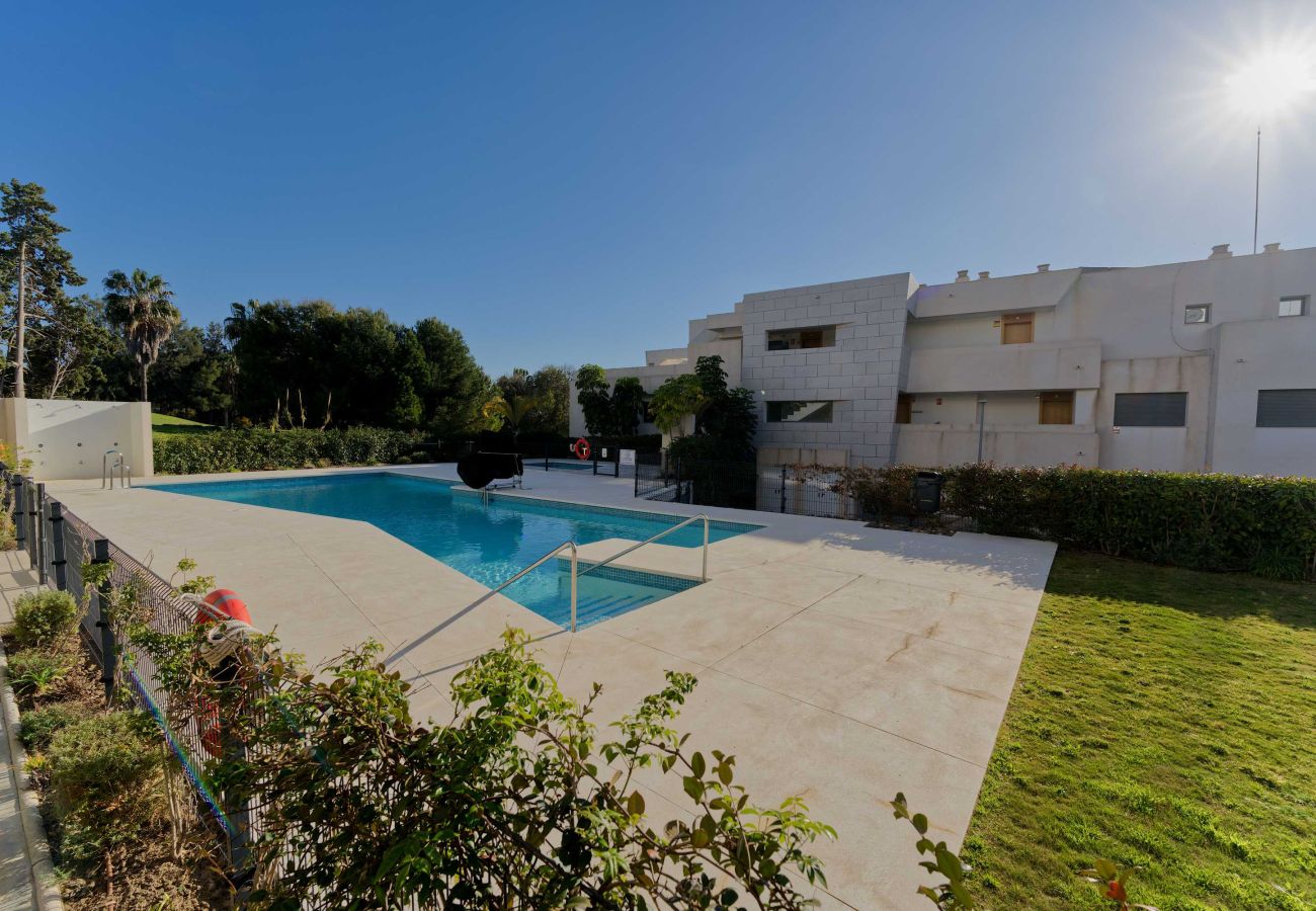 Ferienwohnung in Casares - Atemberaubendes Penthouse mit Panoramablick auf Golfplatz und Meer