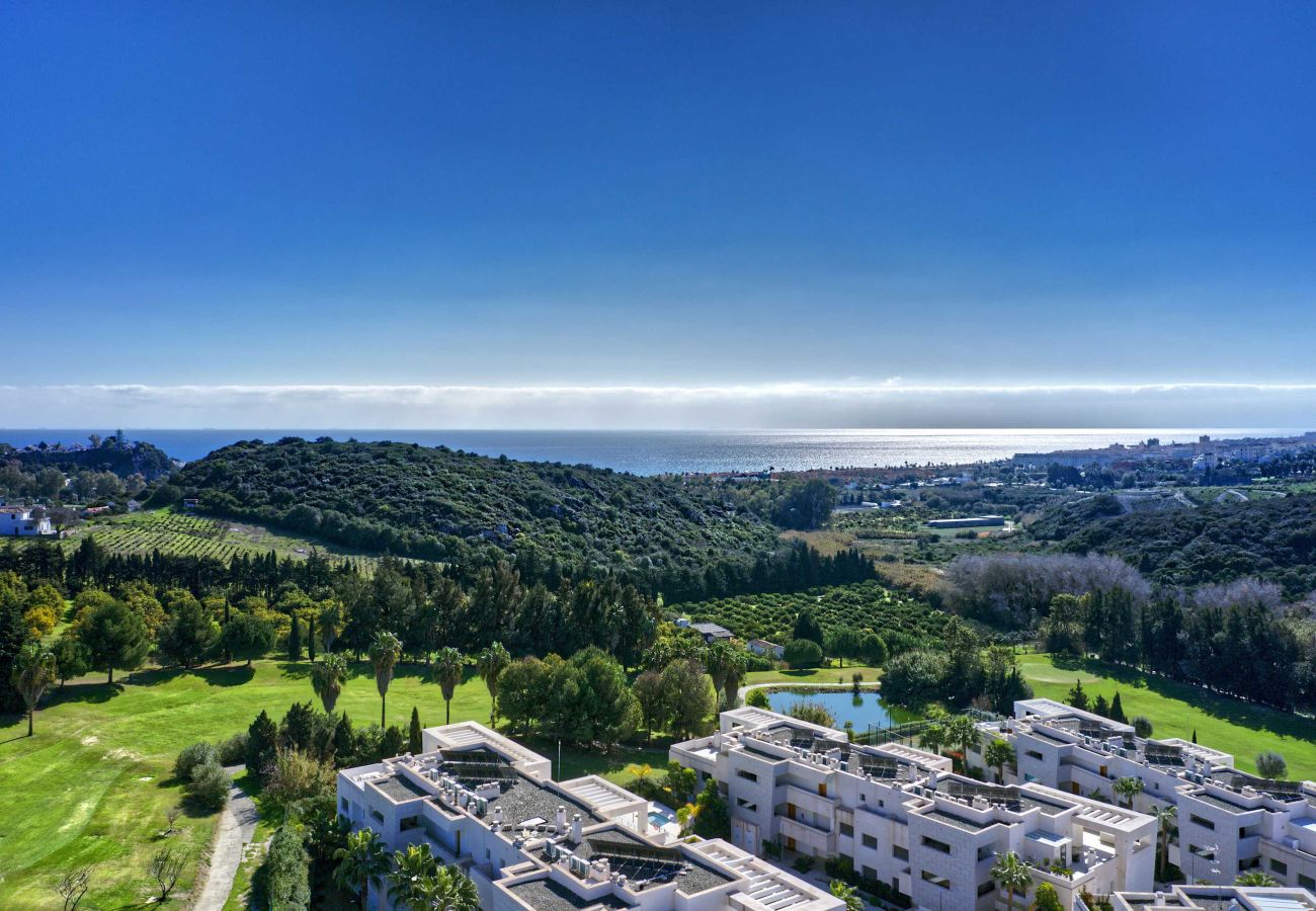 Ferienwohnung in Casares - Atemberaubendes Penthouse mit Panoramablick auf Golfplatz und Meer