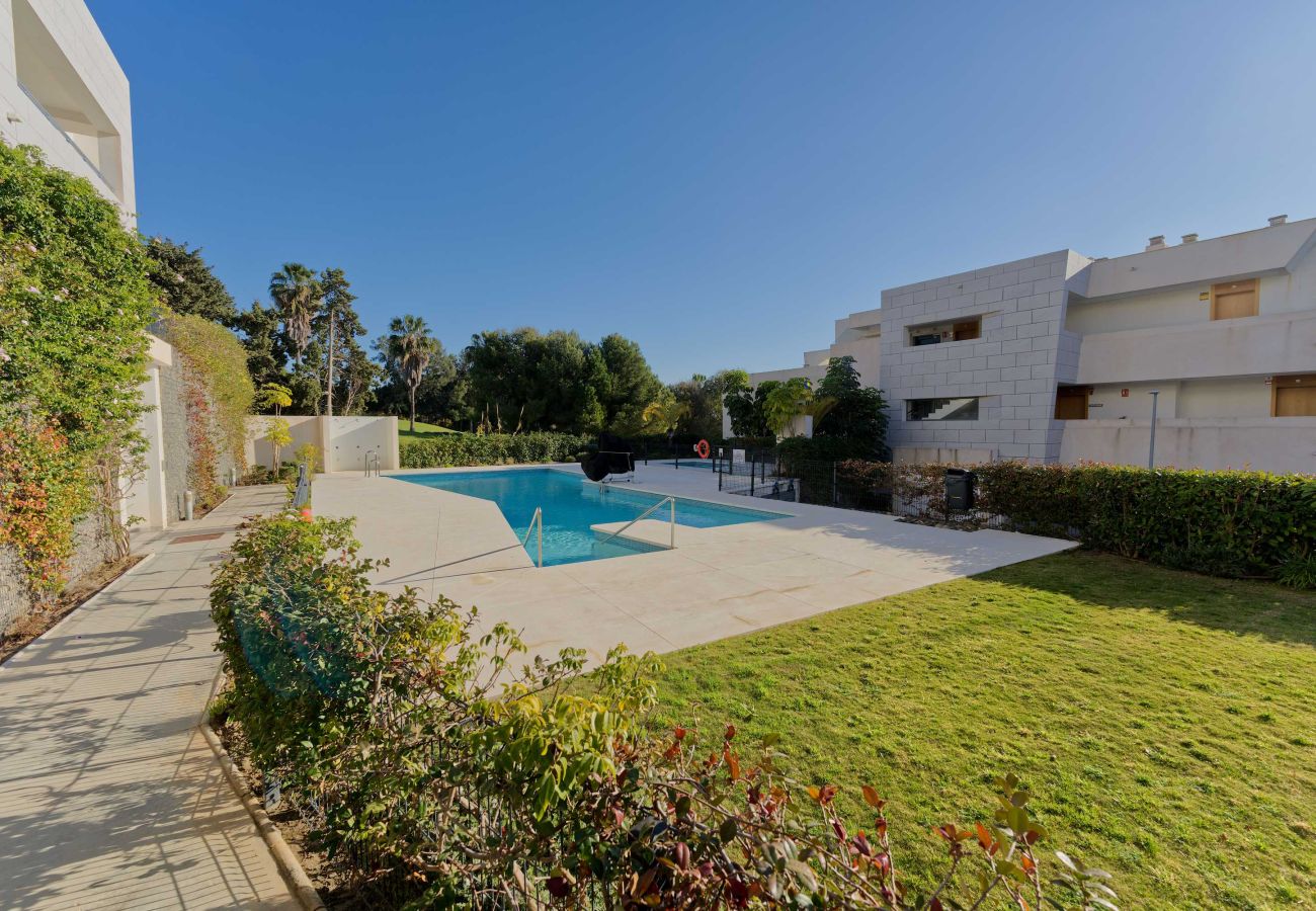 Ferienwohnung in Casares - Atemberaubendes Penthouse mit Panoramablick auf Golfplatz und Meer