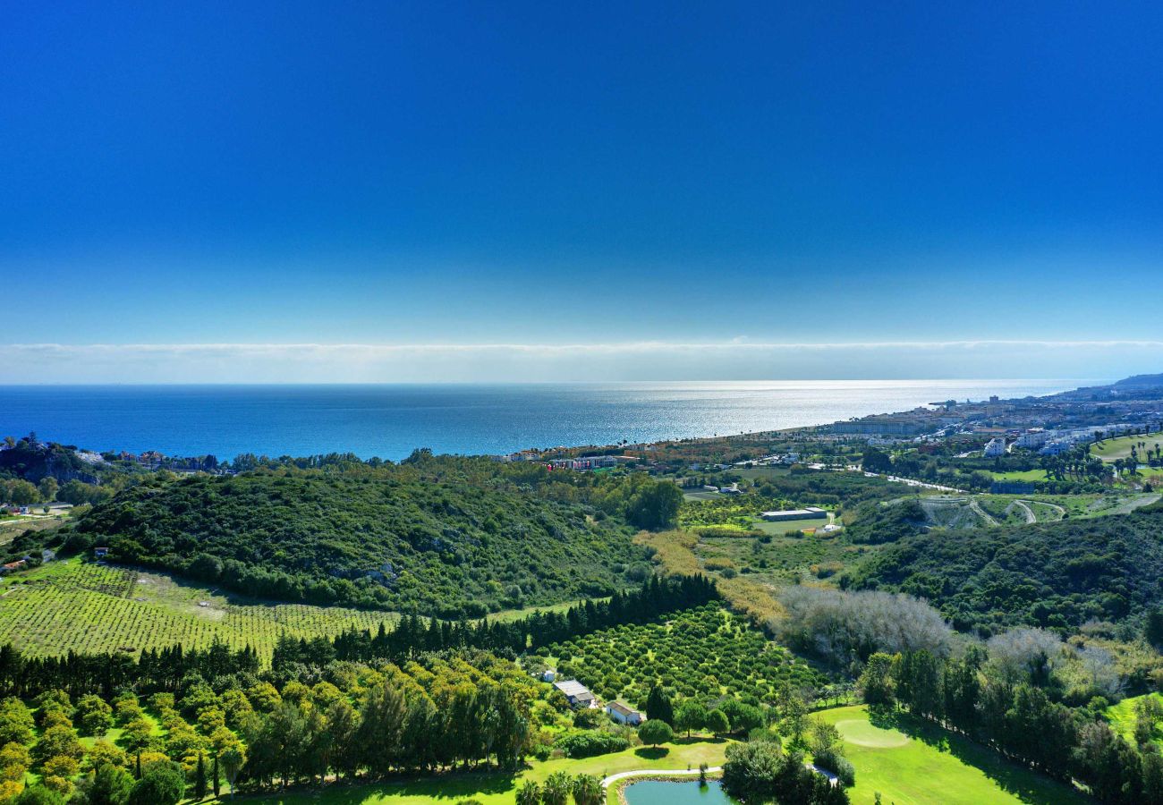 Ferienwohnung in Casares - Atemberaubendes Penthouse mit Panoramablick auf Golfplatz und Meer