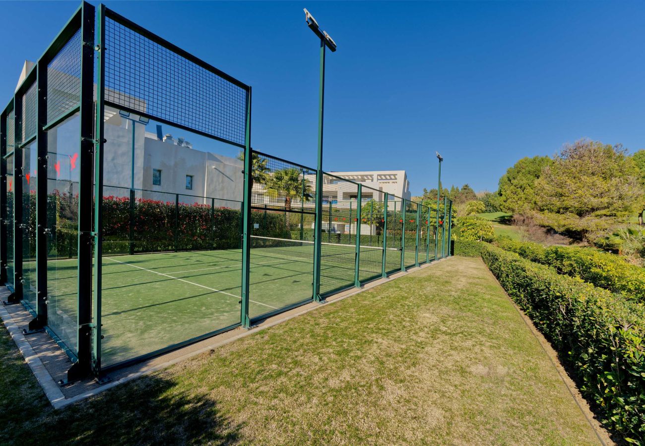 Ferienwohnung in Casares - Atemberaubendes Penthouse mit Panoramablick auf Golfplatz und Meer