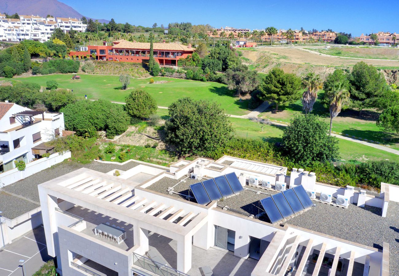 Ferienwohnung in Casares - Atemberaubendes Penthouse mit Panoramablick auf Golfplatz und Meer