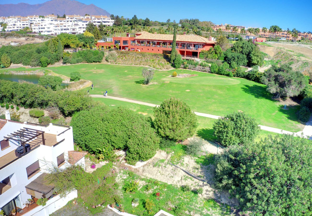 Ferienwohnung in Casares - Atemberaubendes Penthouse mit Panoramablick auf Golfplatz und Meer