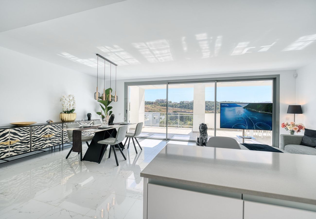 Ferienwohnung in Casares - Atemberaubendes Penthouse mit Panoramablick auf Golfplatz und Meer