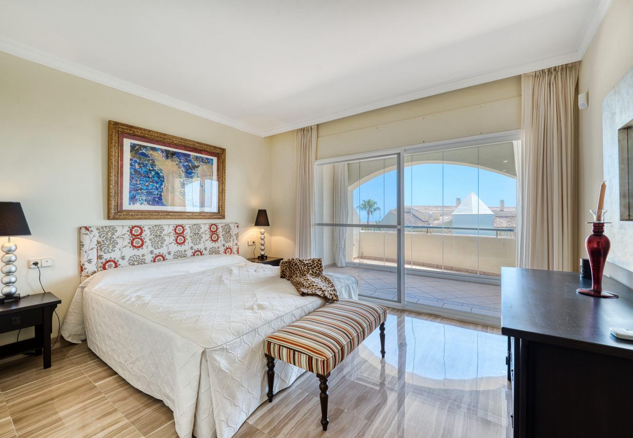 Ferienwohnung in Marbella - Luxuriöses Duplex-Penthouse in Bahia de Marbella