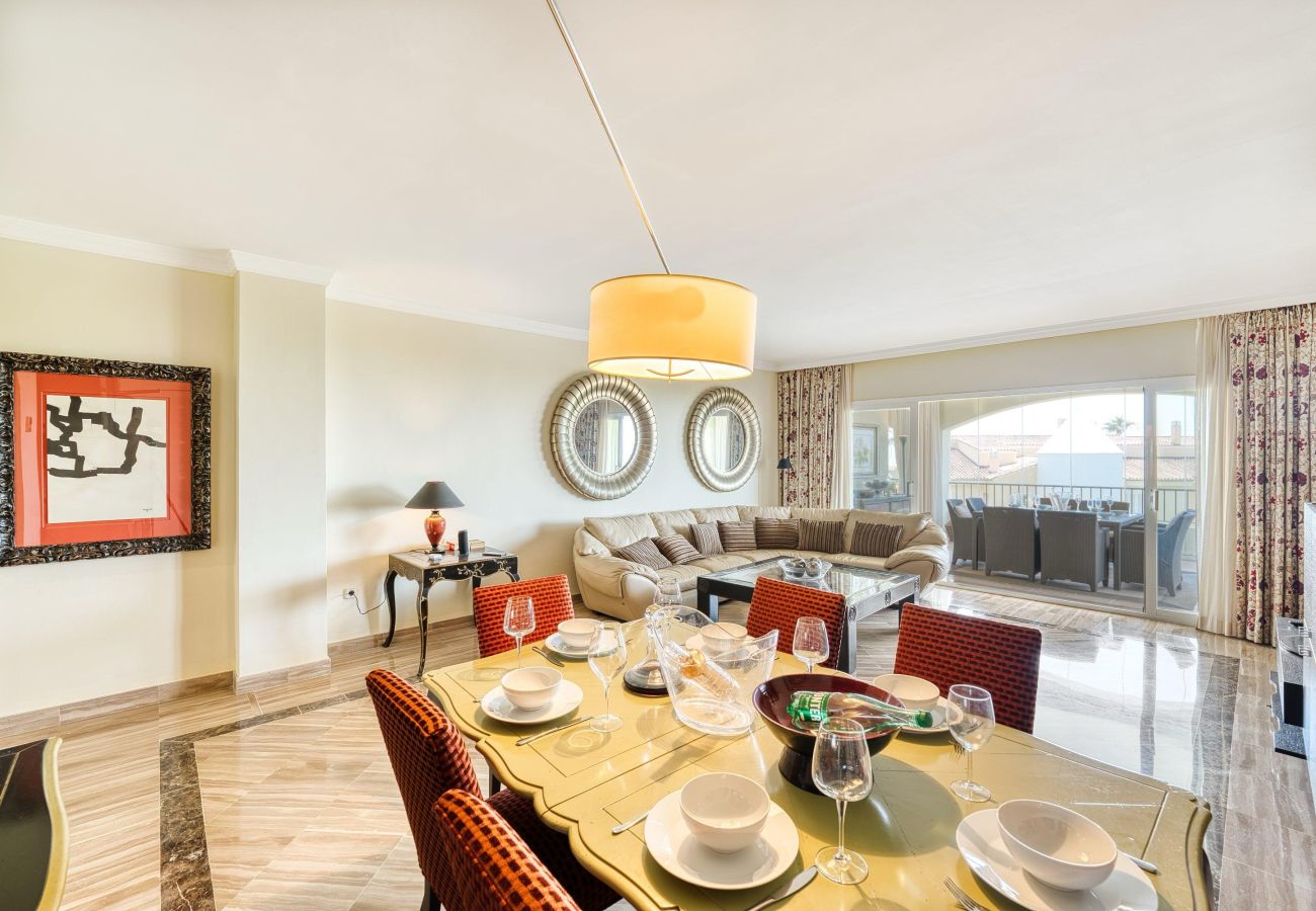 Ferienwohnung in Marbella - Luxuriöses Duplex-Penthouse in Bahia de Marbella