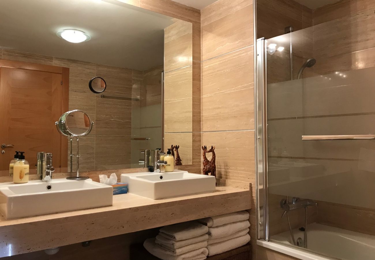 Apartamento en Benahavís - 6482