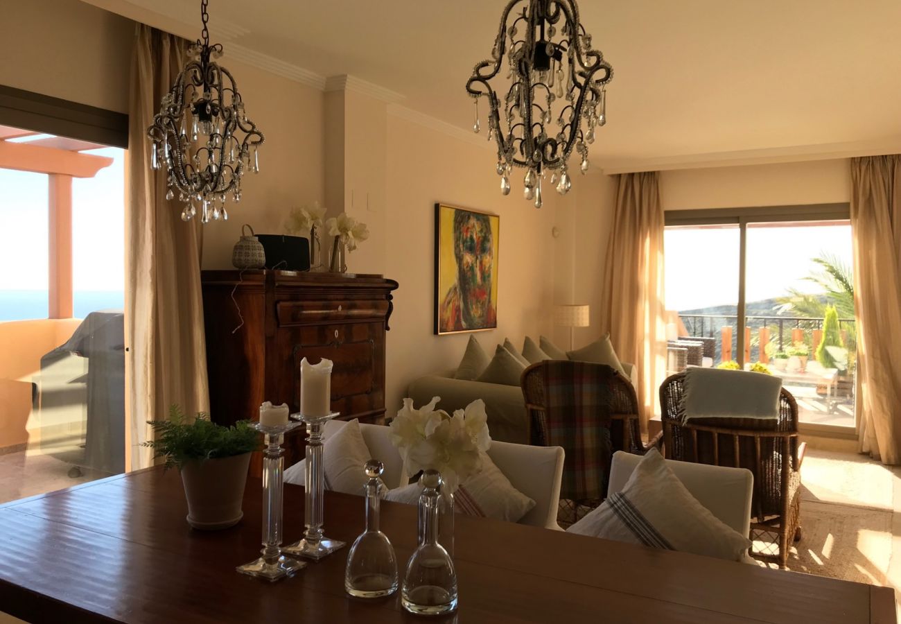 Apartamento en Benahavís - 6482