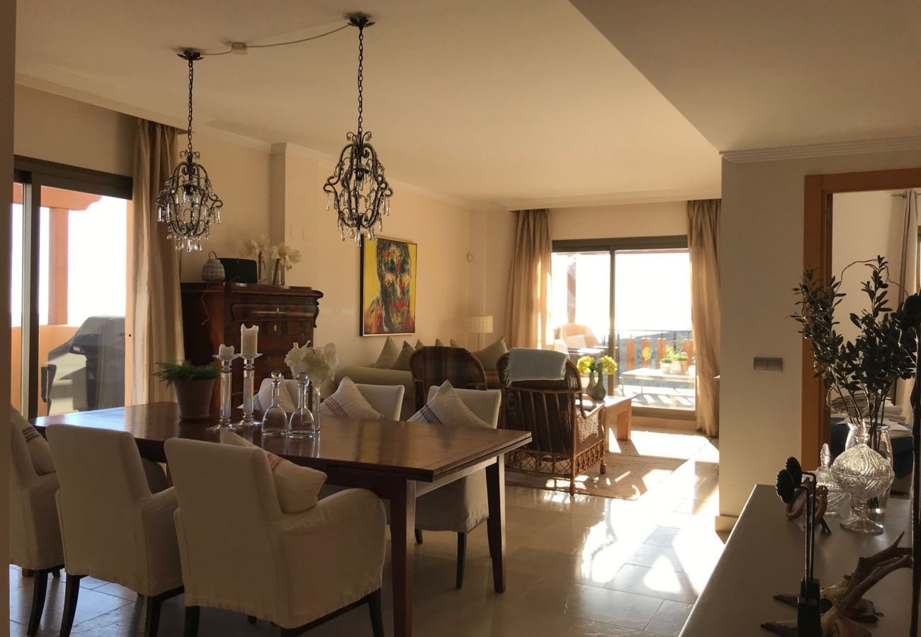 Apartamento en Benahavís - 6482