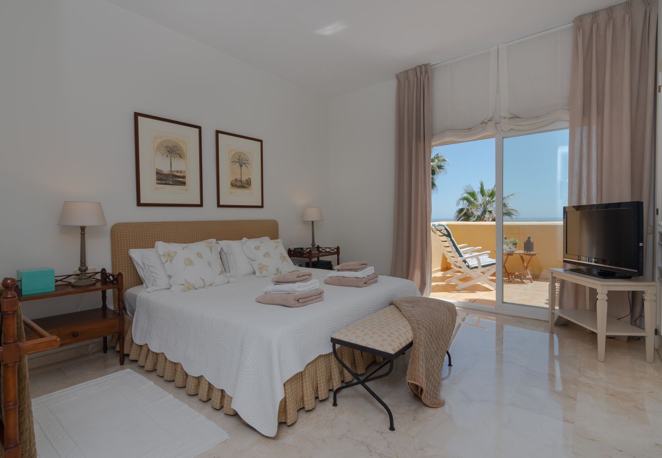 Apartamento en Marbella - 18166 - MAGNÍFICA UBICACIÓN EN PRIMERA LÍNEA - PISCINA CLIMATIZADA