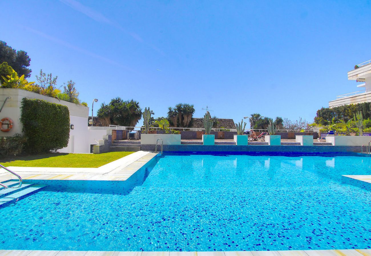 Apartamento en Marbella - 1149 Increíble Ático Dúplex con Vistas Panorámicas al Mar