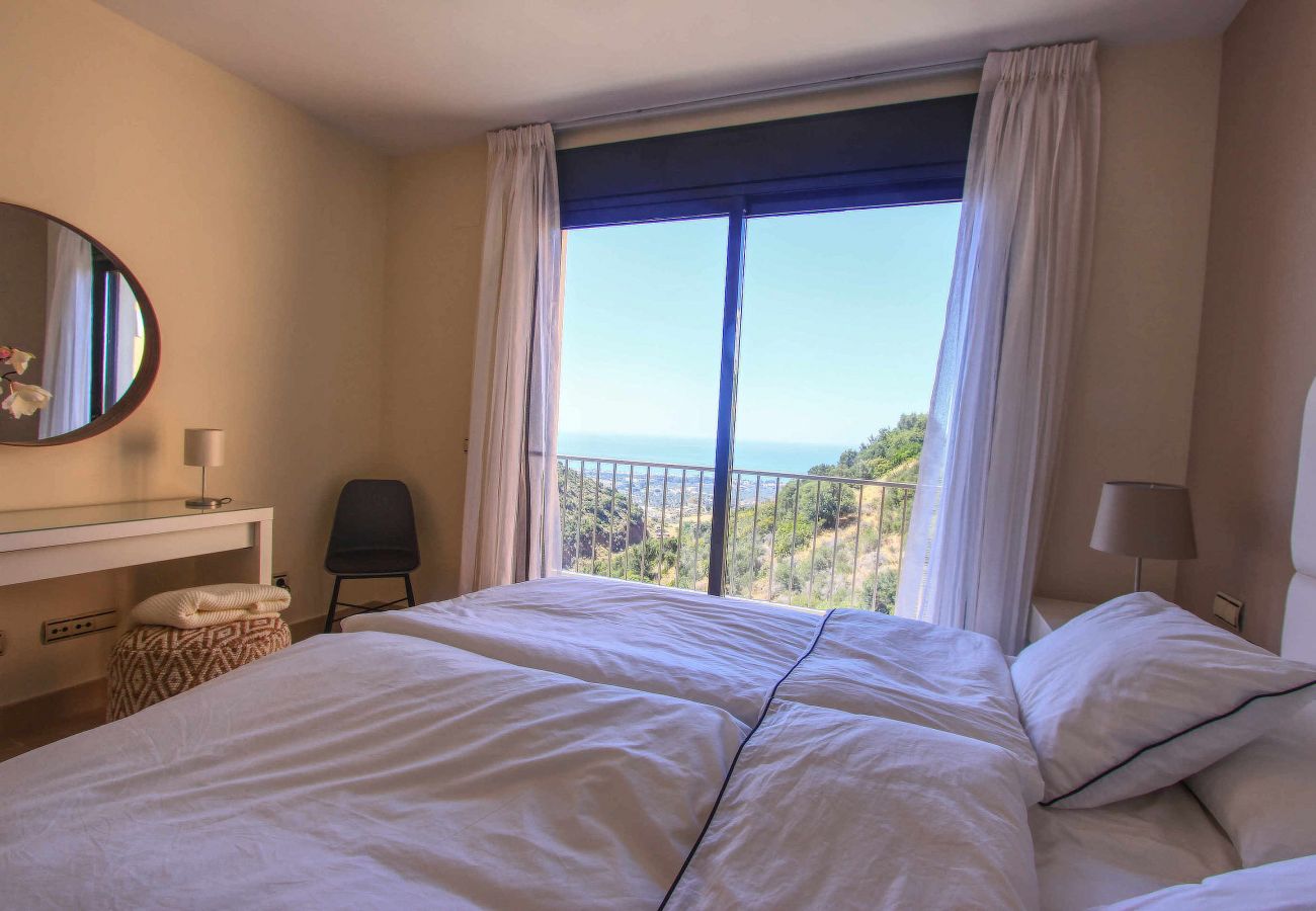 Apartamento en Marbella - Ático de Lujo en Samara con Vistas Panorámicas al Mar