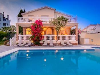 4504 Las Chapas beach villa, heated pool - Apartment in Marbella