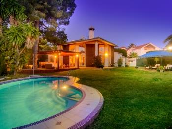 4509 Villa beachside with private heated pool - Apartment in Marbella