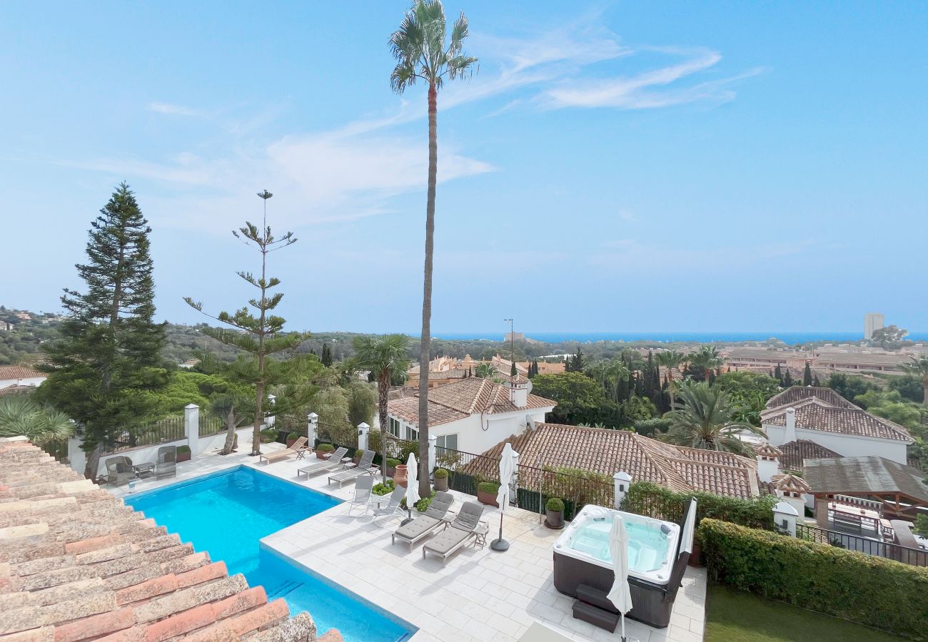 Villa in Marbella - 18024