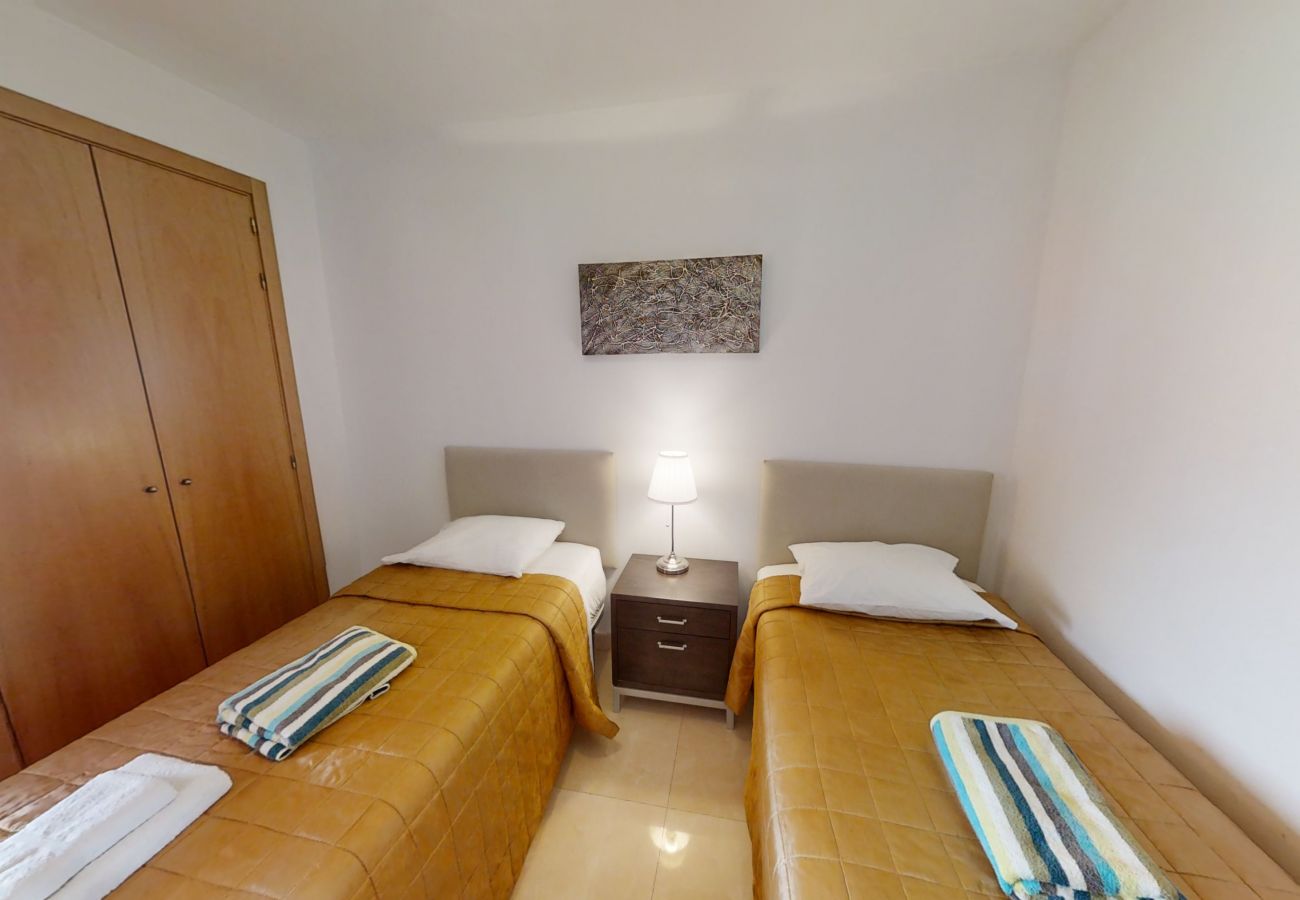 Apartment in Estepona - 29736