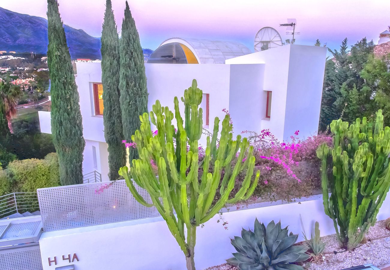 Villa in Marbella - 30290