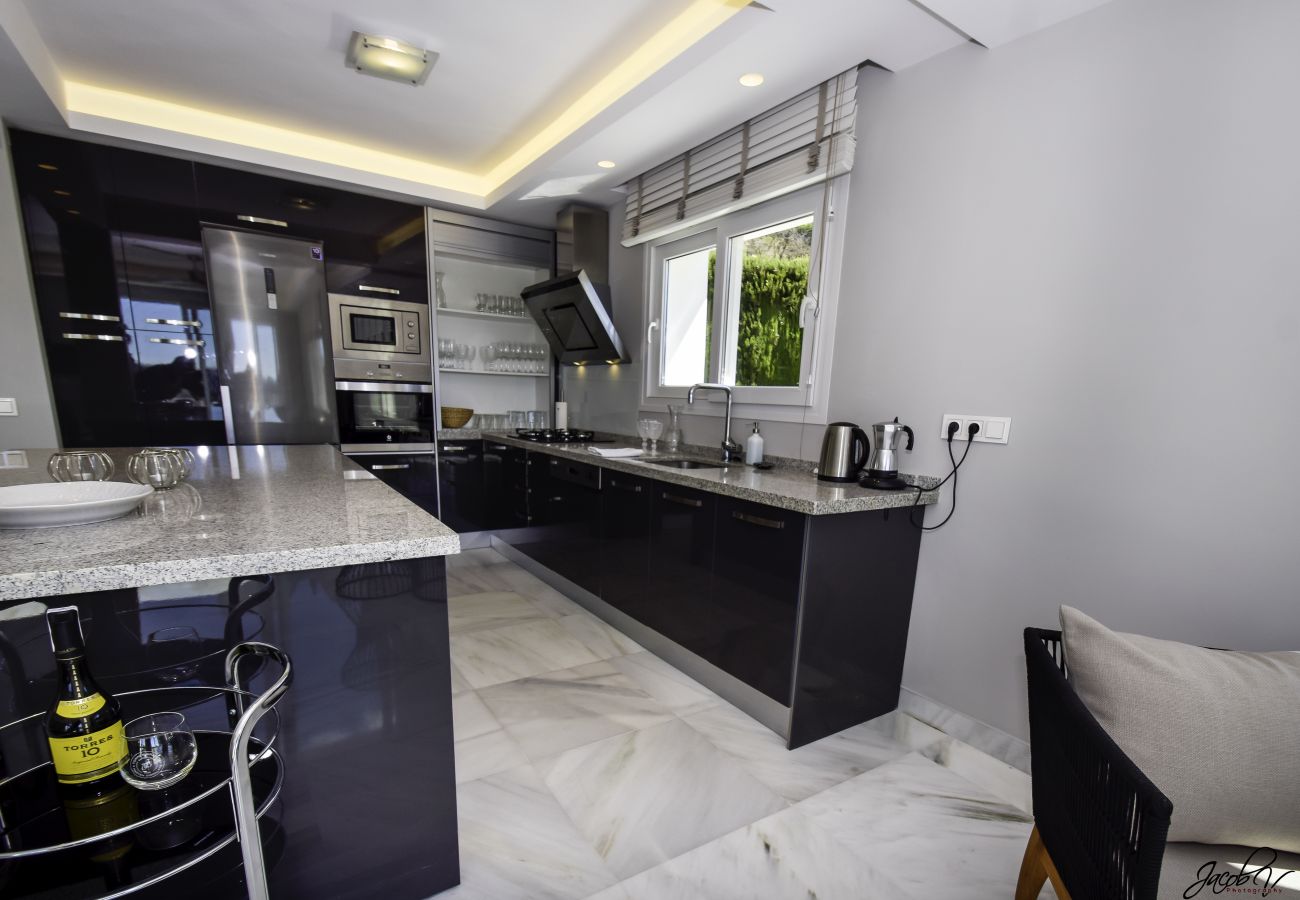 Villa in Marbella - 14177 - Exquisite villa near beach! Heated pool*