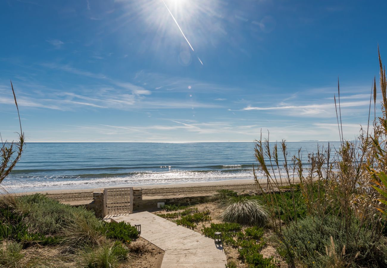 Villa in Marbella - 21220 - BREATH TAKING FRONT LINE BEACH VILLA