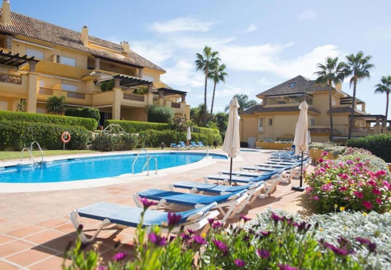 Apartment in Marbella - 18166 - SUPERB FRONT LINE LOCATION - HEATED POOL