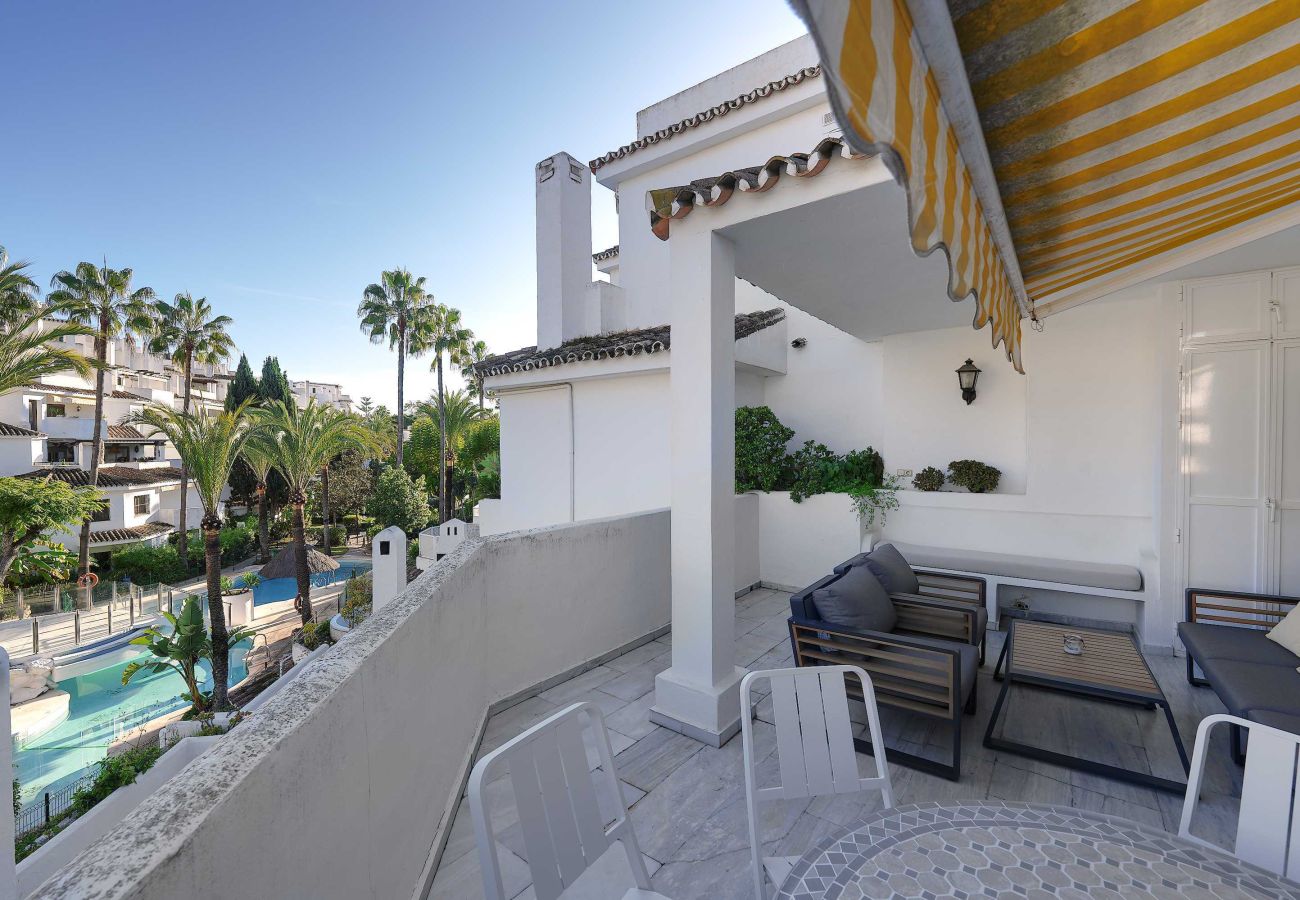 Apartment in Marbella - Charming Beachfront Apartment on Golden Beach