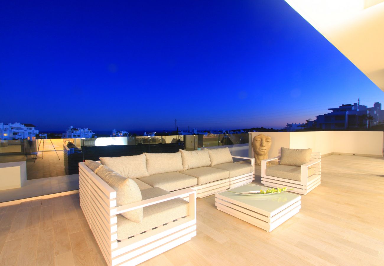 Apartment in Estepona - Luxury Penthouse with Private Rooftop Pool