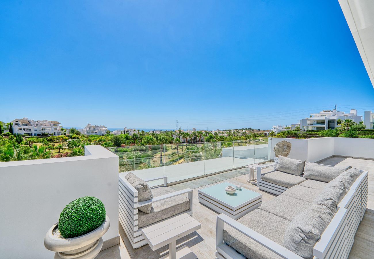 Apartment in Estepona - Luxury Penthouse with Private Rooftop Pool