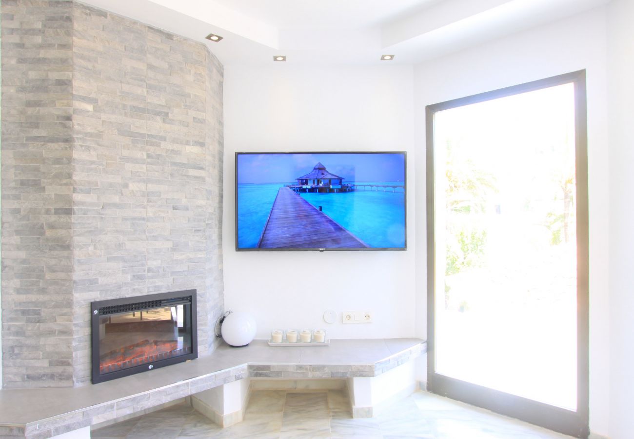 Apartment in Marbella - 1093 Beachfront Luxury at Golden Beach