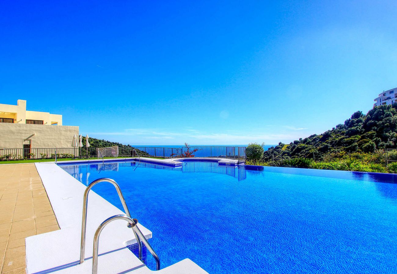 Apartment in Marbella - Luxurious Samara Penthouse with Panoramic Sea Views