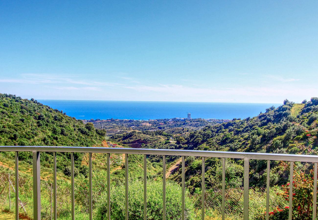 Apartment in Marbella - Luxurious Samara Penthouse with Panoramic Sea Views