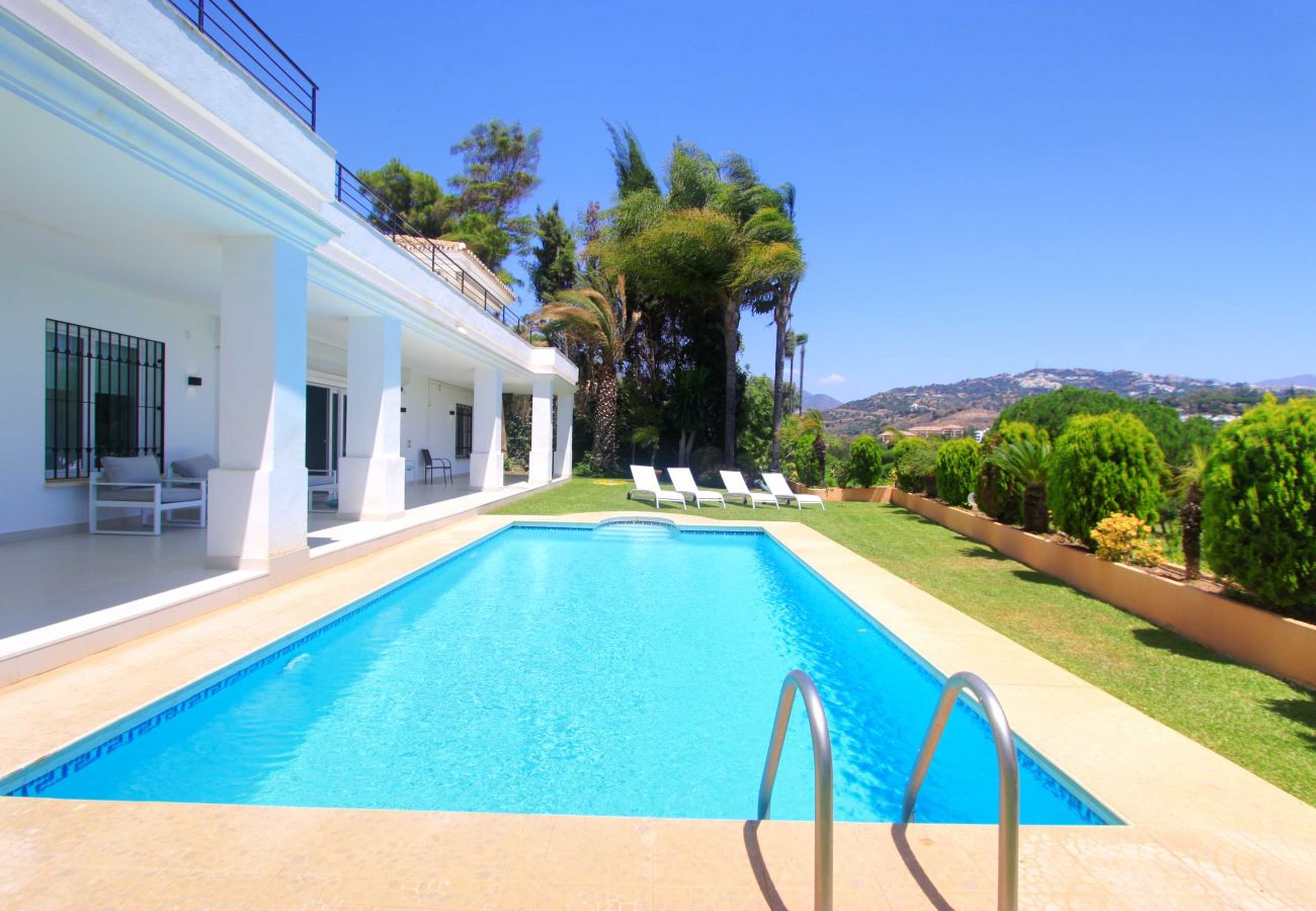 Villa in Marbella - 2059 Luxury family villa 1.line golf course view