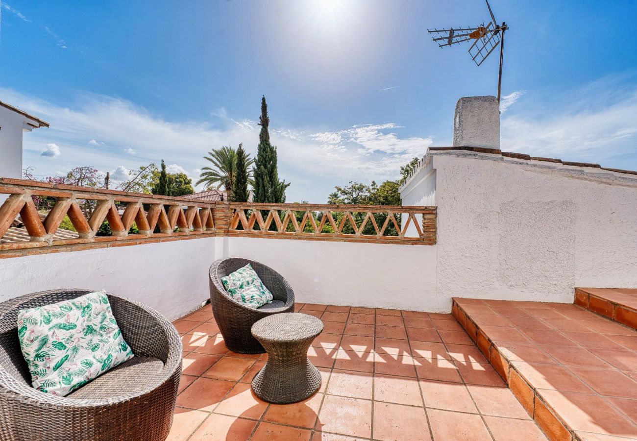 Villa in Marbella - 1102 Elegant Villa with Heated Pool and Prime Location