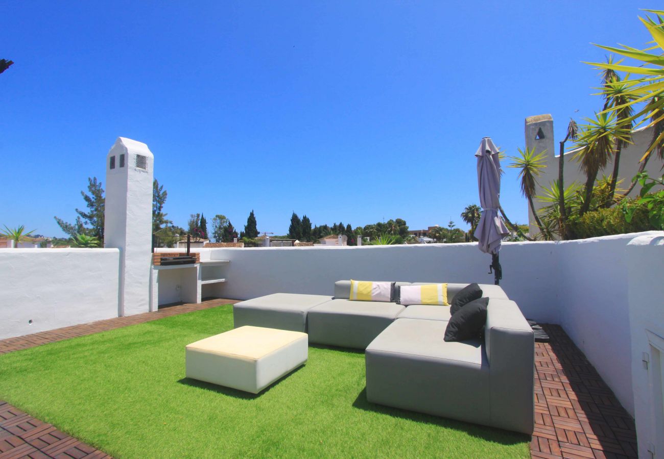 Apartment in Marbella - Family-Friendly Penthouse with Stunning Views