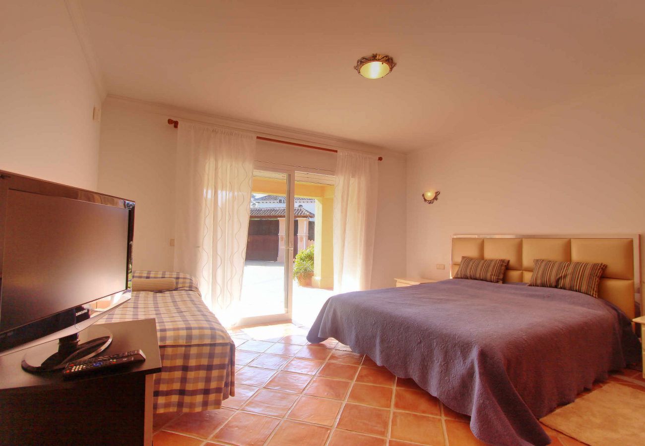 Villa in Estepona - Beachfront El Paraiso Retreat with Private Pool & BBQ