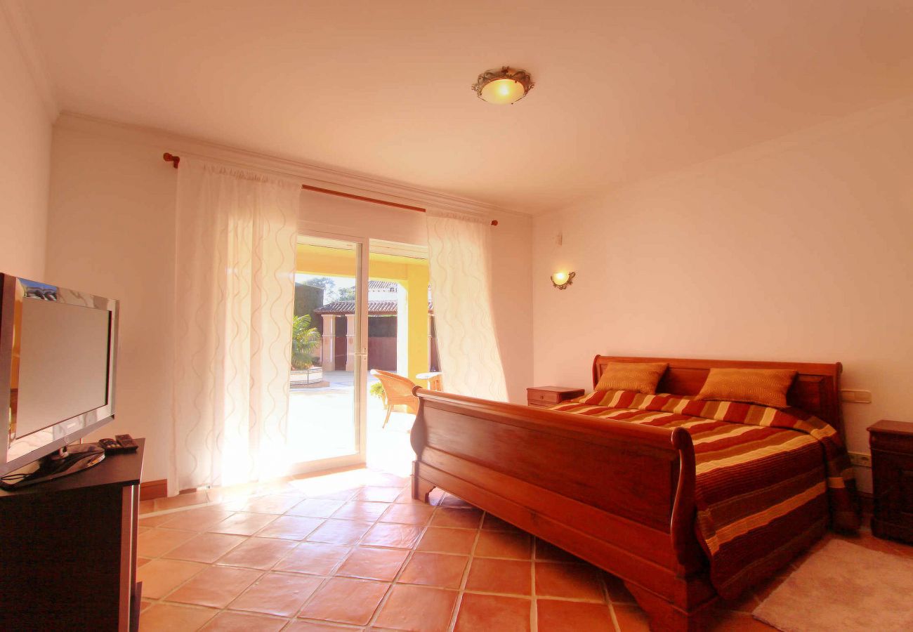 Villa in Estepona - Beachfront El Paraiso Retreat with Private Pool & BBQ