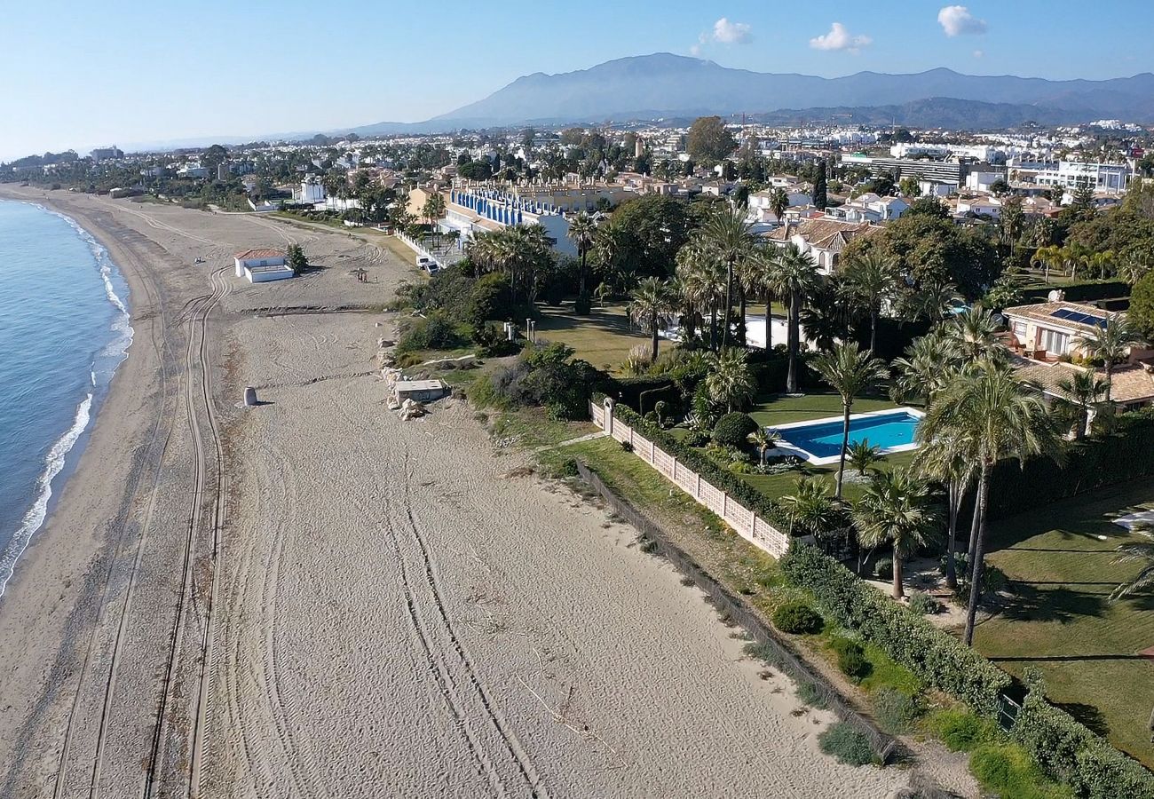 Villa in Estepona - 1072 Beachfront El Paraiso Retreat with Private Pool & BBQ